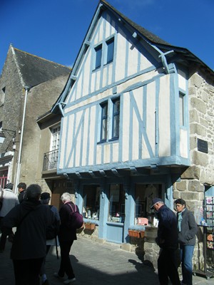 maison à encorbellements, bien conservée...
