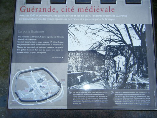 1.333 km de remparts, 6 tours, 4 portes...