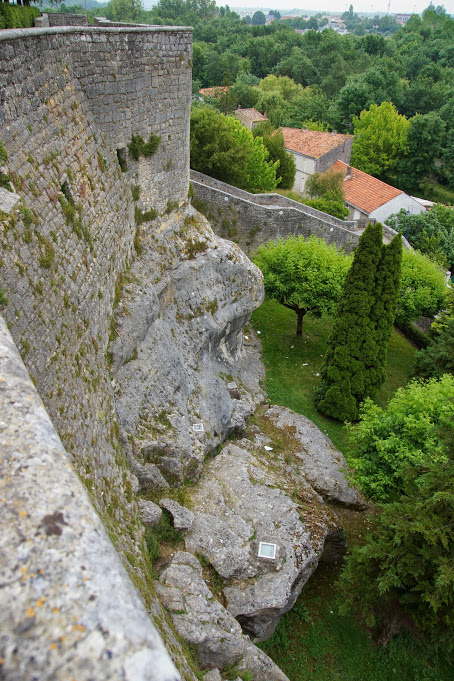 ville aisément fortifiée