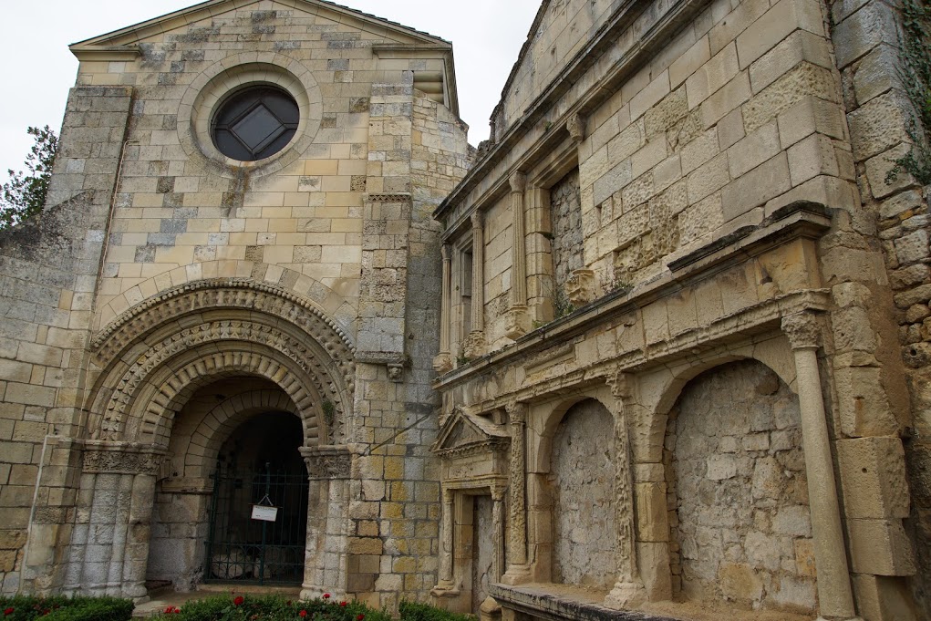 entrée de la chapelle du château