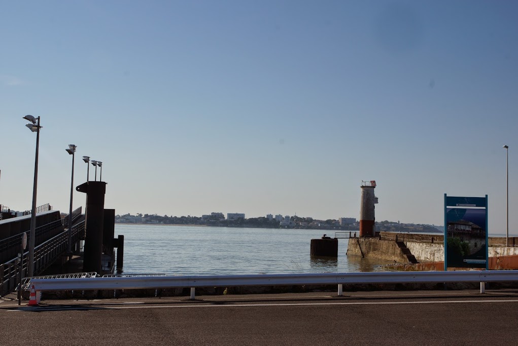 on prend le bac à Royan