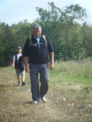 Bernard essaie ses nouvelles chaussures