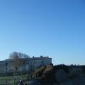 ancienne ferme au bord de la falaise